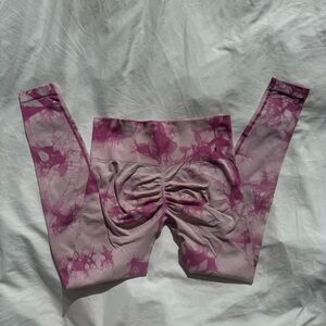 Set of 2 tie dye booty scrunch leggings